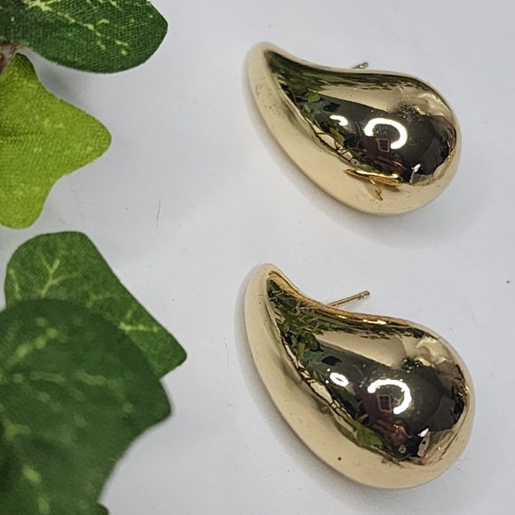 Gold Large Chunky Teardrop Earrings New - Picture 1 of 8